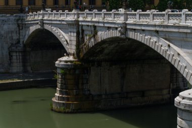 Roma köprüleri
