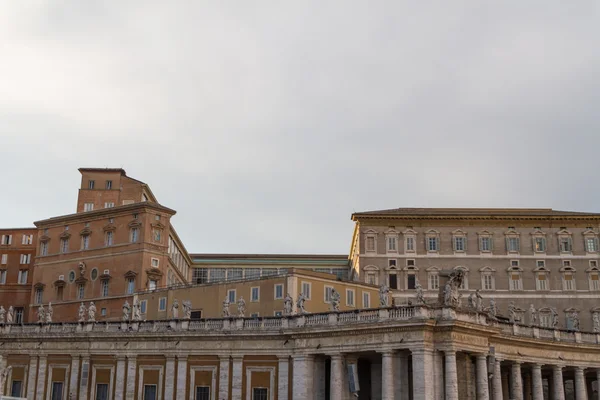 Rakennukset Vatikaanissa, Pyhä istuin Roomassa, Italiassa. Osa S:stä — kuvapankkivalokuva