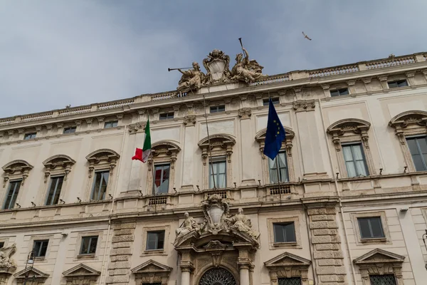 Ρώμη, τη διαβούλευση, κτίριο στην πλατεία quirinale. — Φωτογραφία Αρχείου