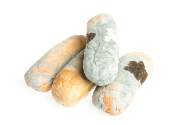 Altes muffiges Brot mit grünem Schimmel überzogen — Stockfoto