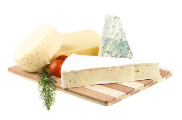 Variedade de queijo: ementaler, gouda, queijo macio azul dinamarquês e — Fotografia de Stock