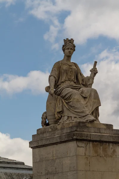 Historisk byggnad i paris Frankrike — Stockfoto