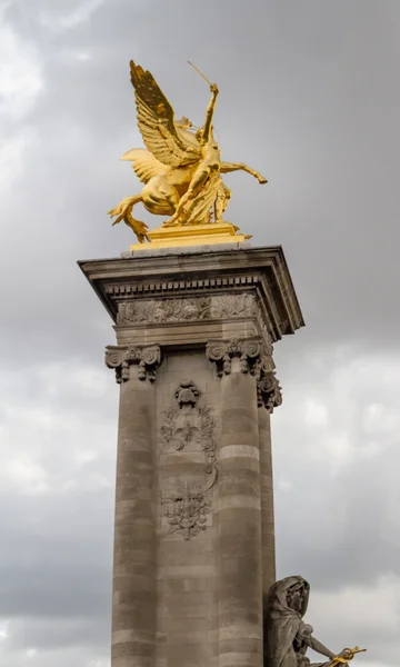 Palazzo storico a Parigi Francia — Foto Stock