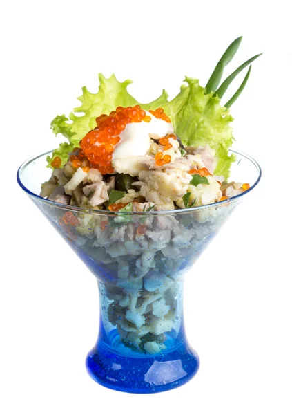 Salát s krevetami, avokádo, rajčata, červený kaviár — Stock fotografie