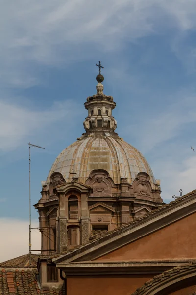 Gran iglesia en el centro de Roma, Italia . —  Fotos de Stock