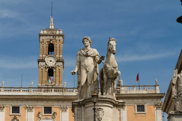 Площадь Кампидольо (Piazza del Campidoglio) в Риме, Италия — стоковое фото