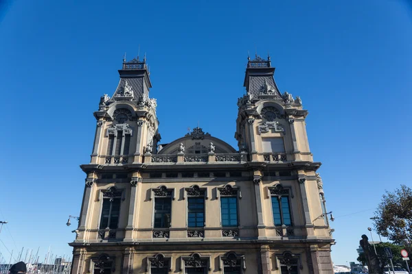 Porto de Barcelona edifício na cidade de Barcelona (Espanha ) — Fotografia de Stock