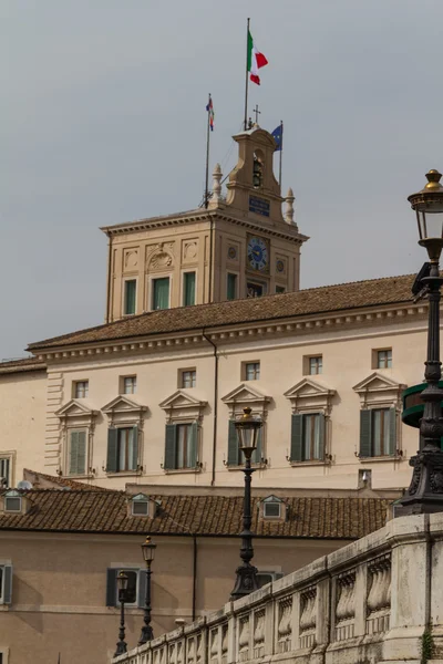 Roma, konsultasjonsbygningen på Quirinale Square . – stockfoto