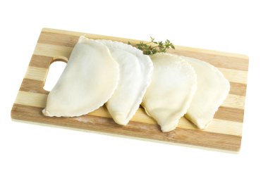 ham mantı. beyaz izole