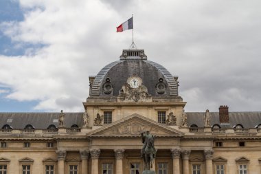 Tarihi bina Paris'te Fransa