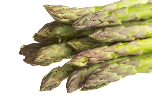 Verse asperges spears geïsoleerd op wit — Stockfoto