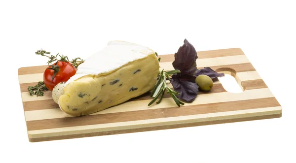 Ein Stück weicher Brie-Käse — Stockfoto