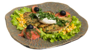 patates somon bir tabak kızarmış pirzola