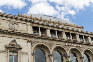 Tarihi bina Paris'te Fransa