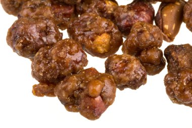 çikolata kaplı fındık