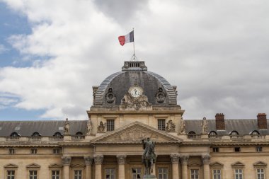Tarihi bina Paris'te Fransa