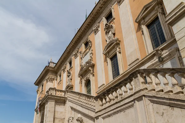 โรม อิตาลี รายละเอียดสถาปัตยกรรมทั่วไปของเมืองเก่า — ภาพถ่ายสต็อก