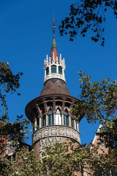 Casa modernista como un castillo en Barcelona ciudad —  Fotos de Stock