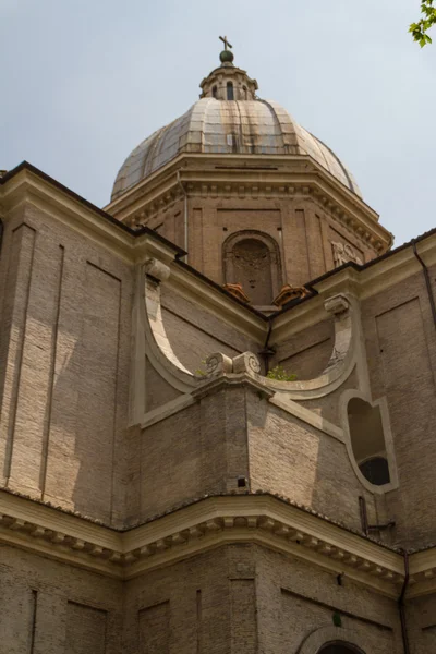 Gran iglesia en el centro de Roma, Italia . —  Fotos de Stock