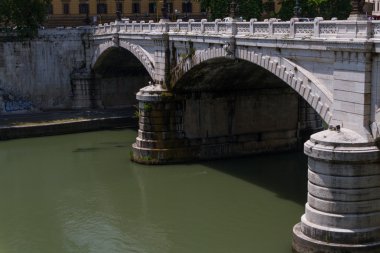 Roma köprüleri
