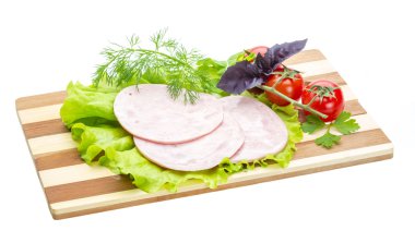 sosis salata ve fesleğen ile