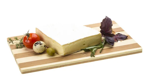 Keil des Gourmet-Brie-Käses — Stockfoto