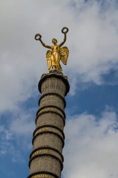 Edificio histórico en París Francia — Foto de Stock