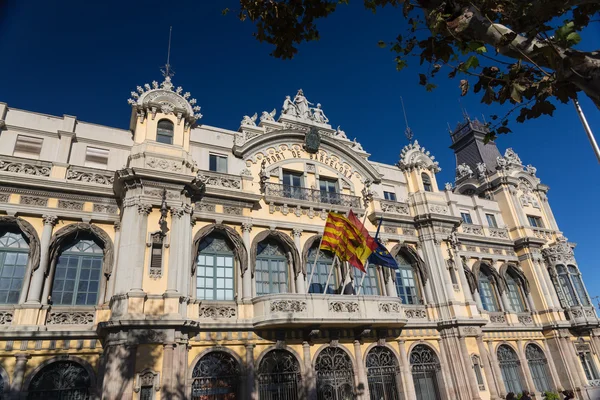 Porto de Barcelona edifício na cidade de Barcelona (Espanha ) — Fotografia de Stock