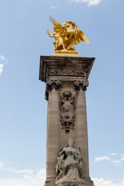 Tarihi bina Paris'te Fransa