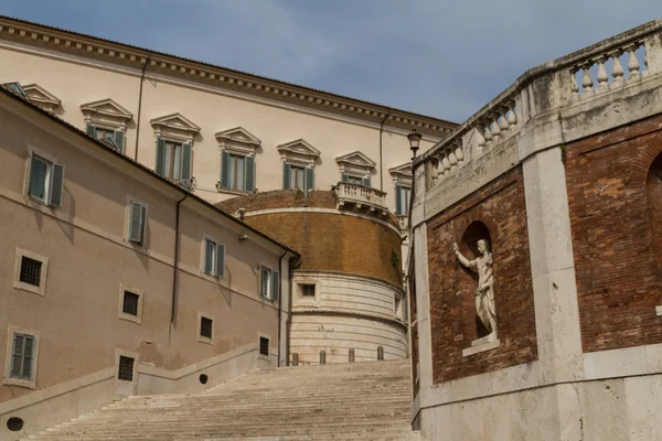 Rome, the Consulta building in Quirinale square. — Stock Photo, Image