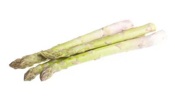 Świeże szparagi włócznie na białym tle — Zdjęcie stockowe