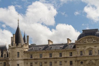 Tarihi bina Paris'te Fransa