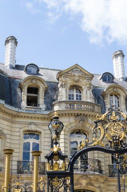 Tarihi bina Paris'te Fransa