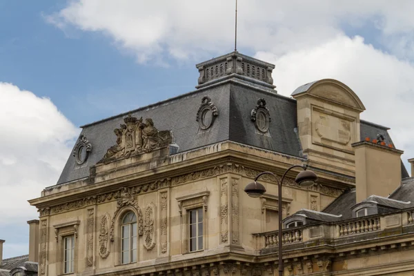 W zabytkowym budynku w Paryżu Francja — Zdjęcie stockowe