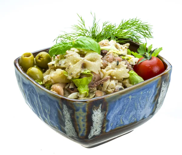 Макаронный салат с морепродуктами — стоковое фото