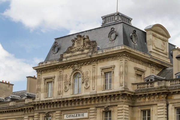 Edificio histórico en París Francia —  Fotos de Stock