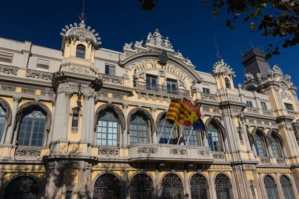 Porto de Barcelona edifício na cidade de Barcelona (Espanha ) — Fotografia de Stock