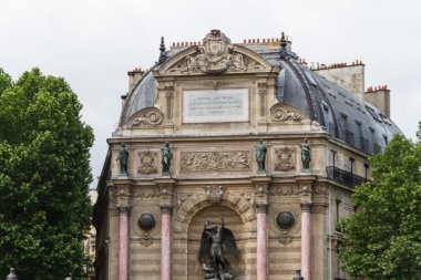 Paris güzel saint michel Çeşmesi