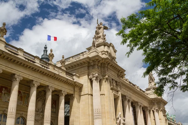 Historic building in Paris France — Stock Photo, Image