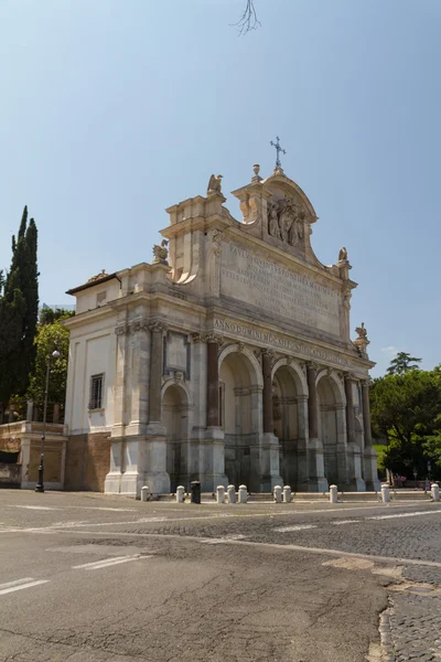 Great church in center of Rome, Italy. — Stock Photo, Image