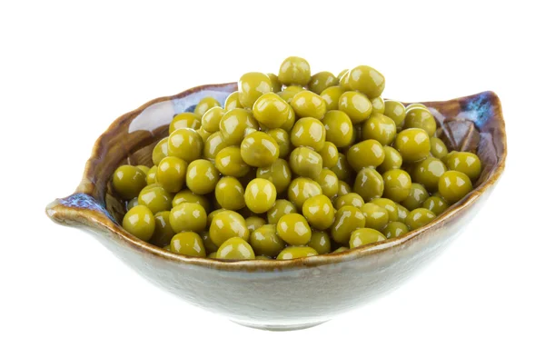 Grüne Erbsen, in einer Schüssel, isoliert, weißer Hintergrund — Stockfoto