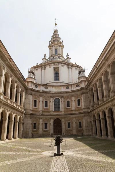 Grande igreja no centro de Roma, Itália . — Fotografia de Stock