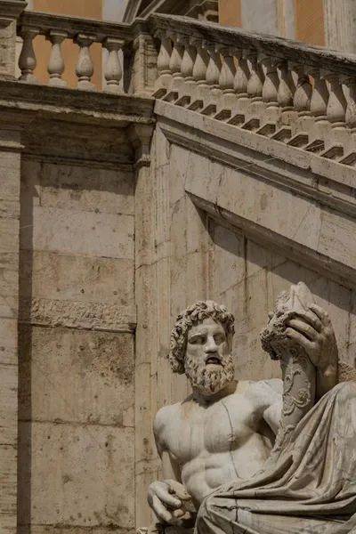 Řím, Itálie. typické architektonické detaily, staré město — Stock fotografie