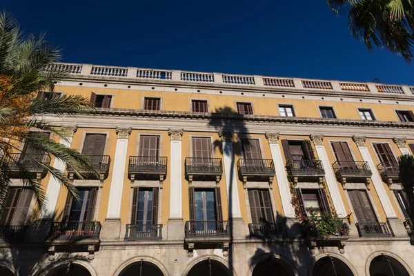 Fachadas de edifícios de grande interesse arquitetônico na cidade o — Fotografia de Stock