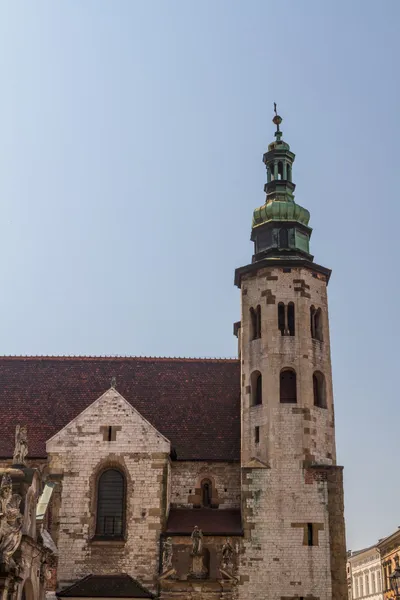 罗马式教堂的圣安德鲁塔在克拉科夫建造之间 107 — 图库照片