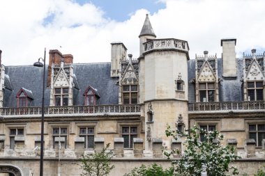 Tarihi bina Paris'te Fransa