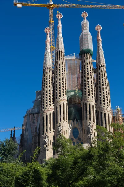 BARCELONA SPAIN - OCTOBER 28: La Sagrada Familia - the impressiv — Stock Photo, Image