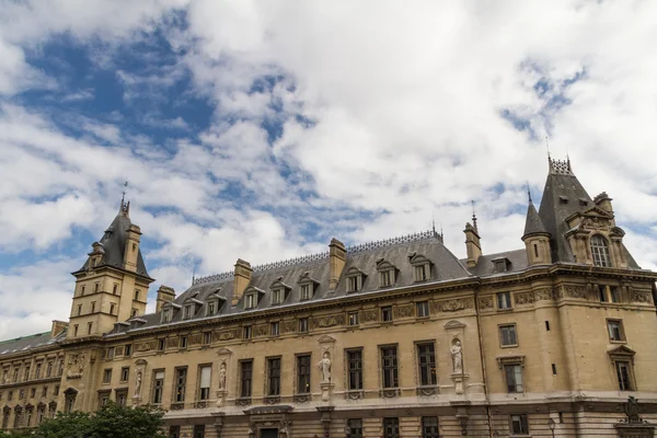 Edificio histórico en París Francia — Foto de Stock