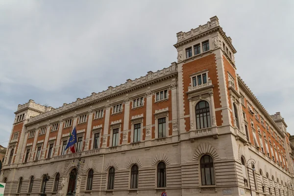 Rome, Włochy. typowe formy architektoniczne starego miasta — Zdjęcie stockowe