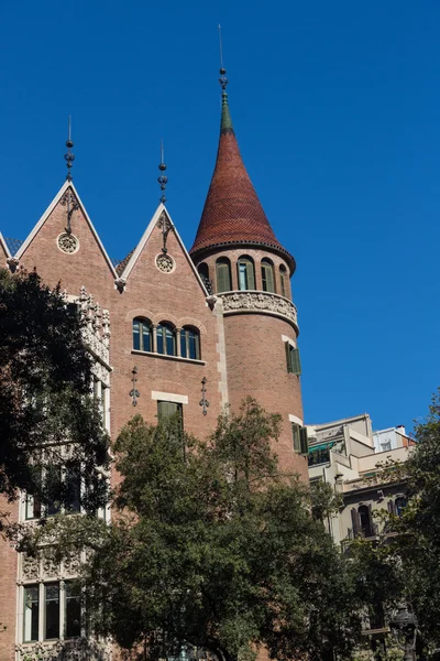 Casa modernista como un castillo en Barcelona ciudad —  Fotos de Stock